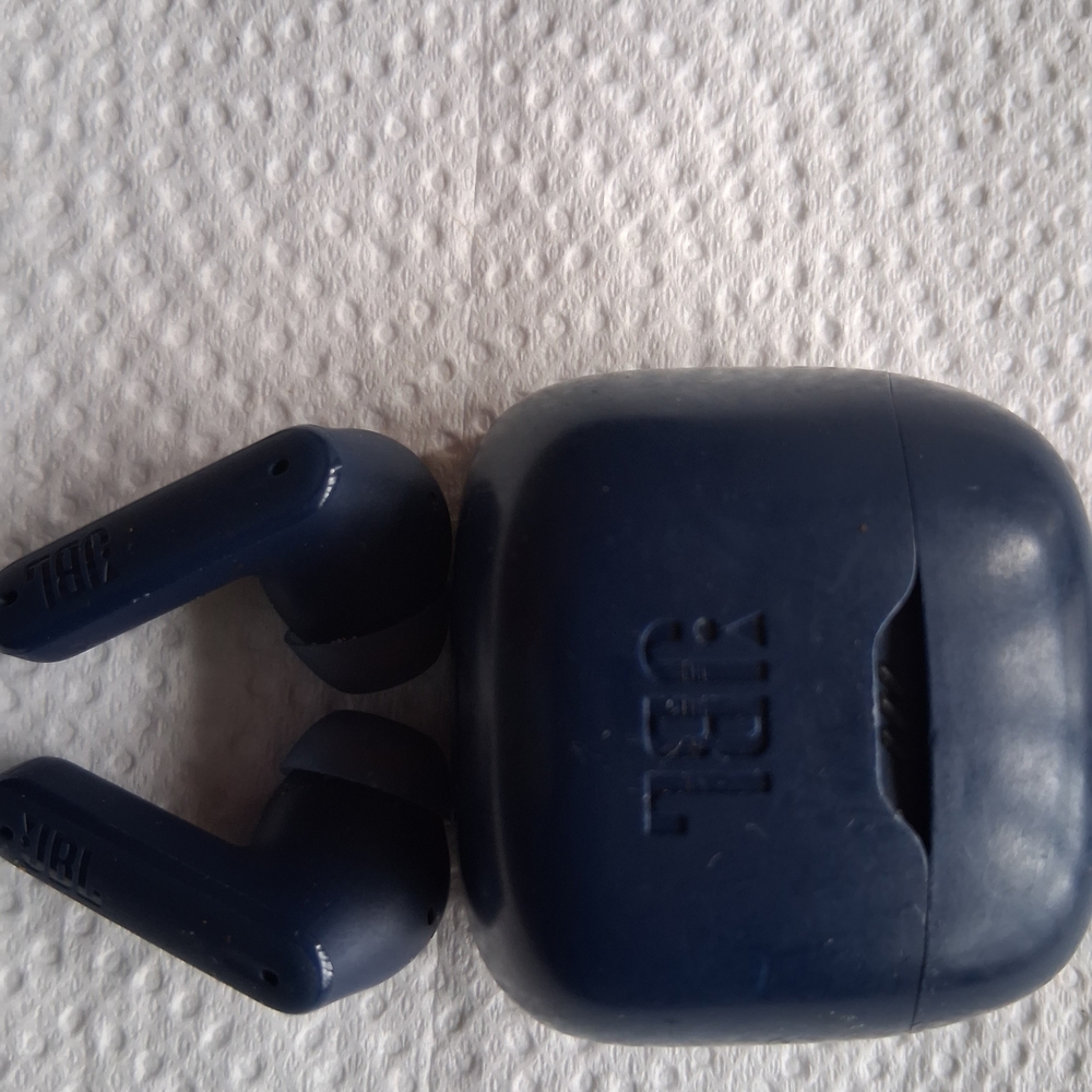 JBL True Wireless Earbuds in Dark Blue with Matching Charging Case